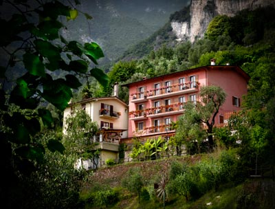 Appartamento Vacanze Con Vista Panoramica Riva Di Garda – Eden Marone